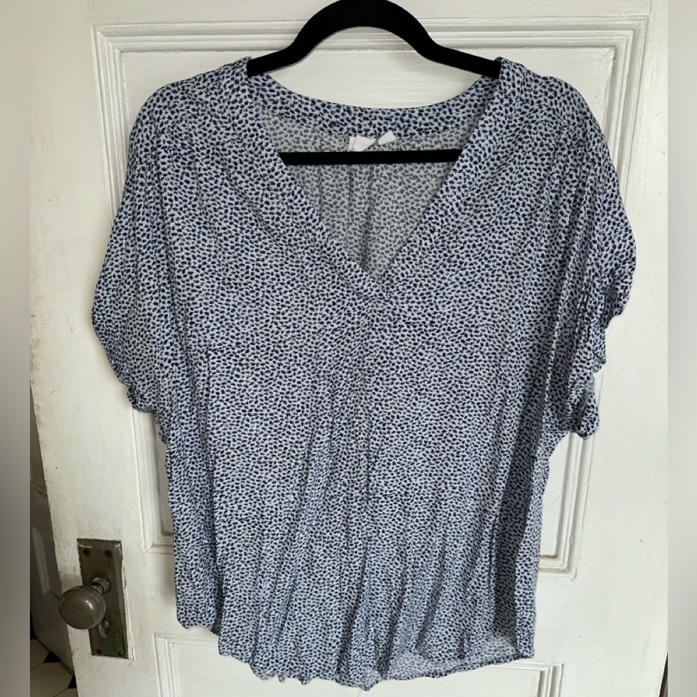 GAP White and Blue Dotted Blouse